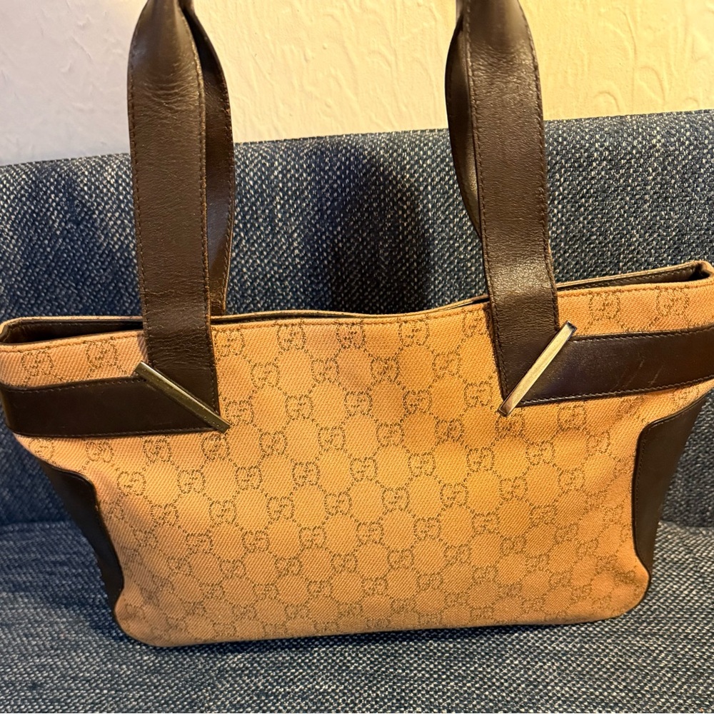 GUCCI AUTHENTIC GG SUPREME WITH LEATHER ACCENTS BAG. EUC. - Picture 3 of 11